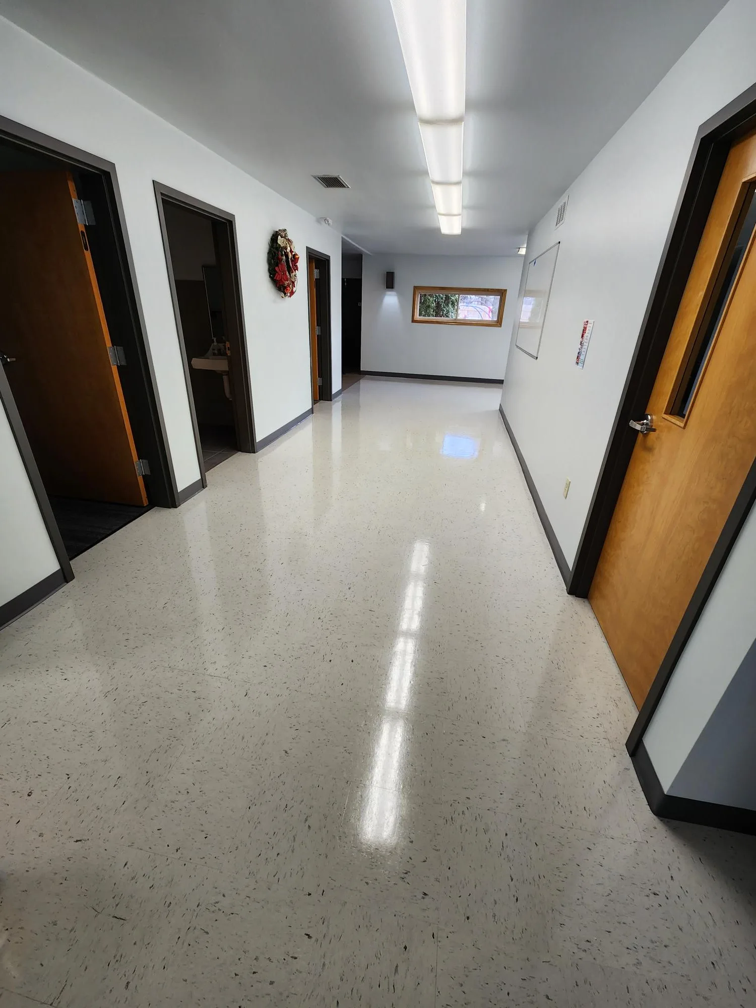 Sonnenberg Consultants short hallway